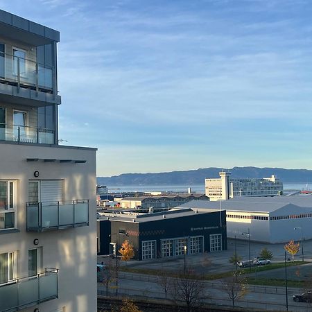 Modern And Central Apartment - Solsiden Trondheim - Up To 6 People Экстерьер фото